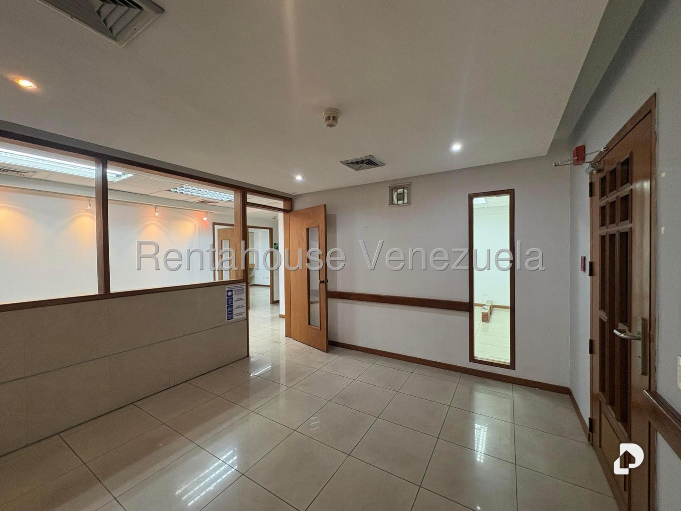 Oficina en Los Palos Grandes, Caracas – 5