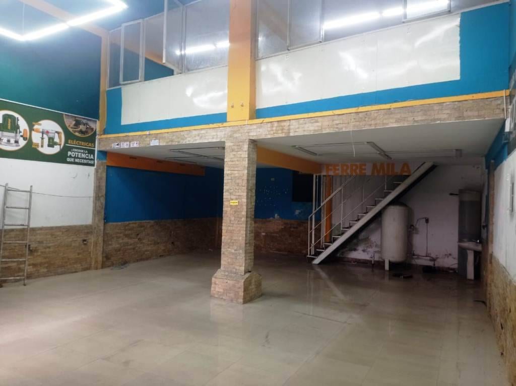 Local comercial en Valencia - 1
