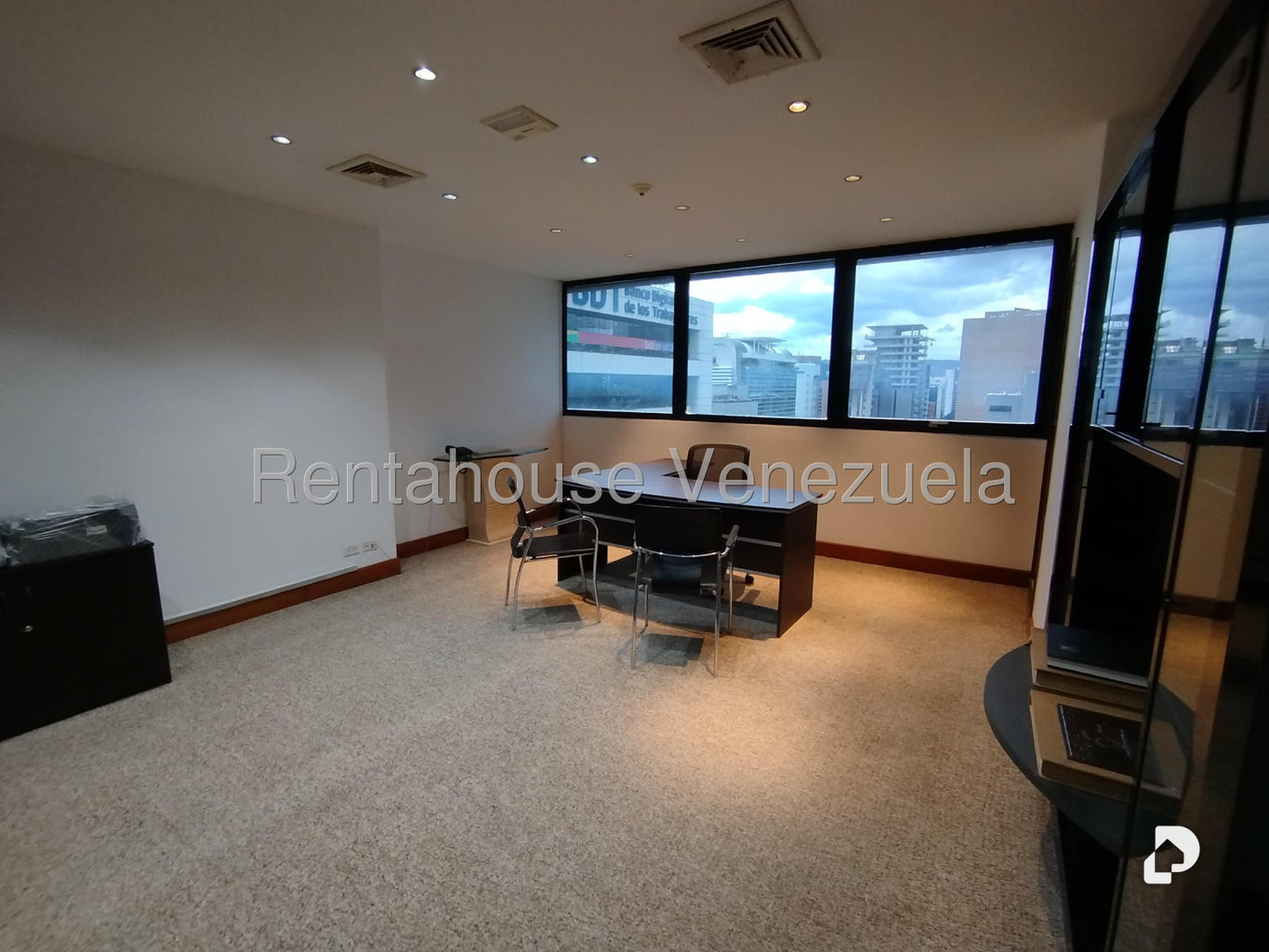 Oficina en El Rosal, Caracas – 17