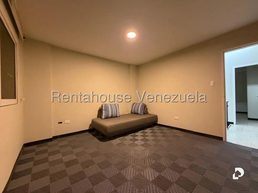 House in La California Norte, Caracas – 16