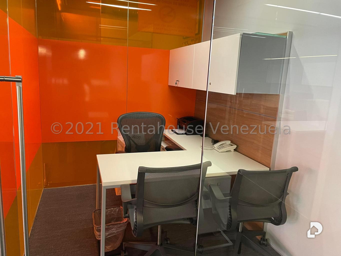 Oficina en Los Palos Grandes, Caracas – 18