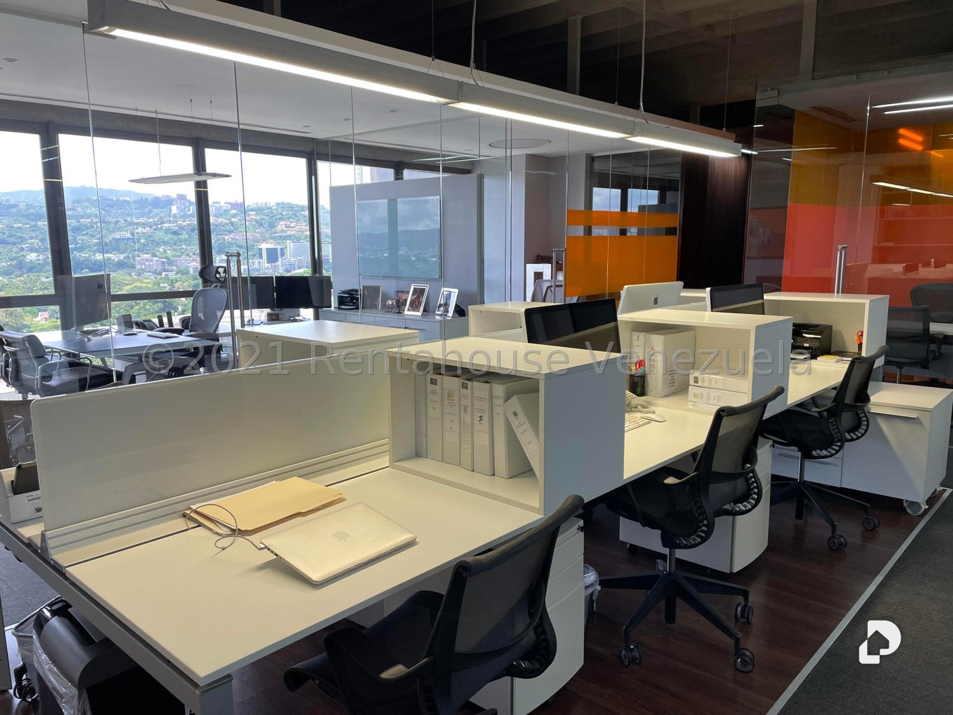 Oficina en Los Palos Grandes, Caracas – 6