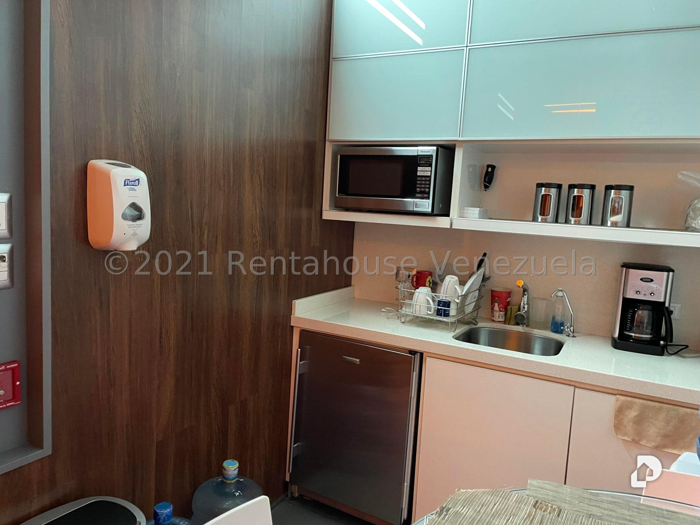 Oficina en Los Palos Grandes, Caracas – 21