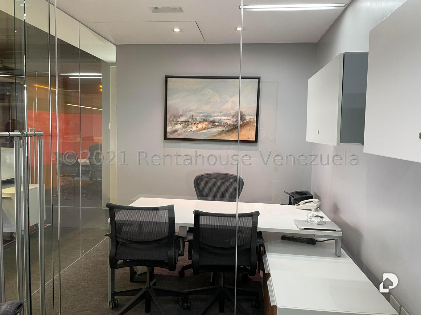 Oficina en Los Palos Grandes, Caracas – 16