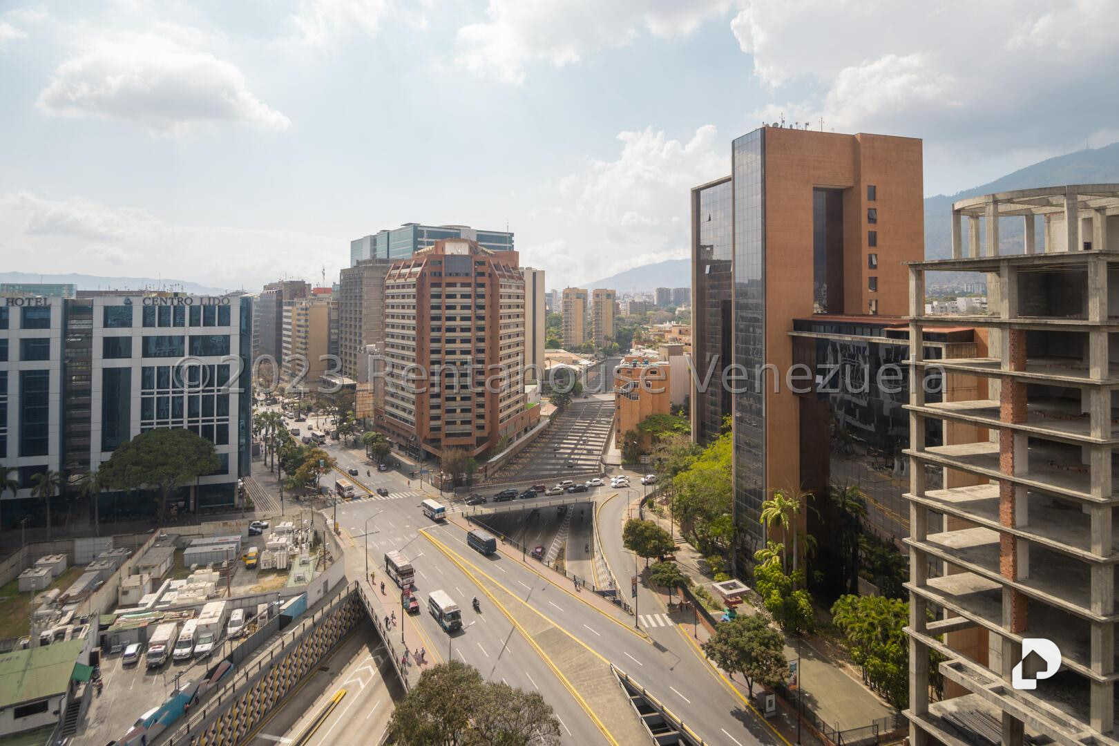 Oficina en Campo Alegre, Caracas – 21