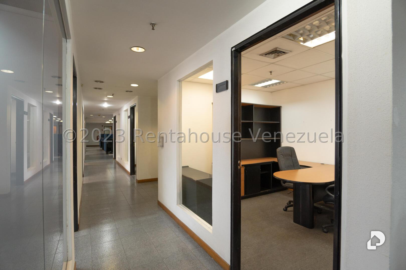 Oficina en Campo Alegre, Caracas – 15