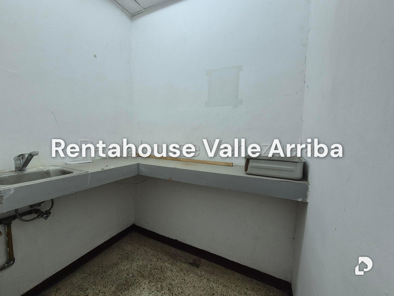 Local comercial en Parroquia Santa Teresa, Caracas – 17