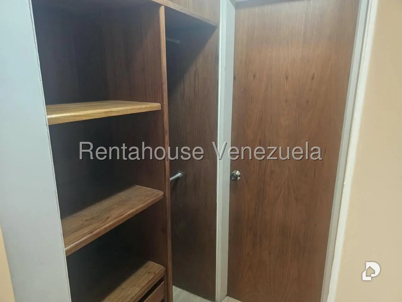 Apartamento en El Rosal, Caracas – 13