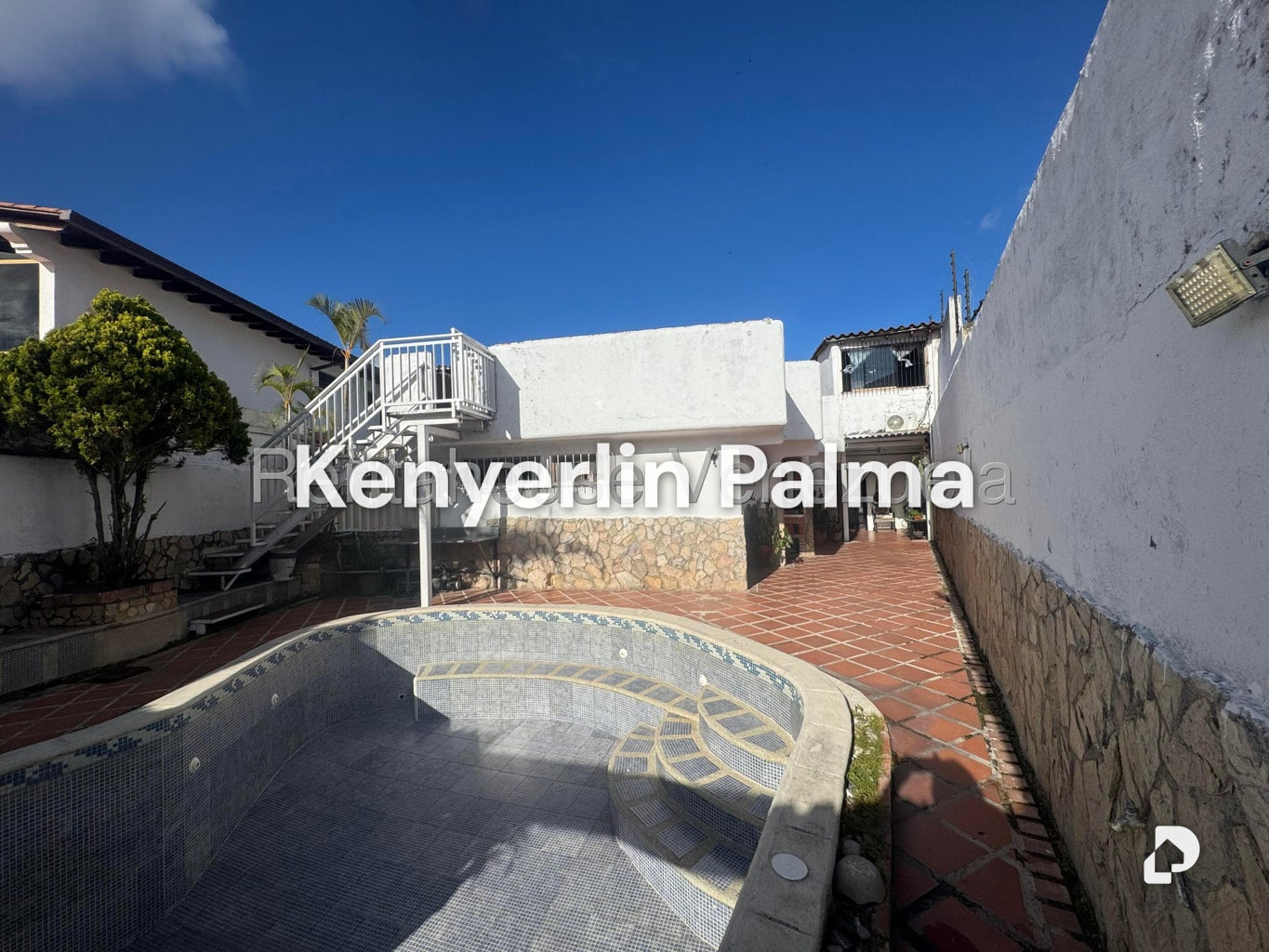 Casa en Los Naranjos (del Cafetal), Caracas – 30