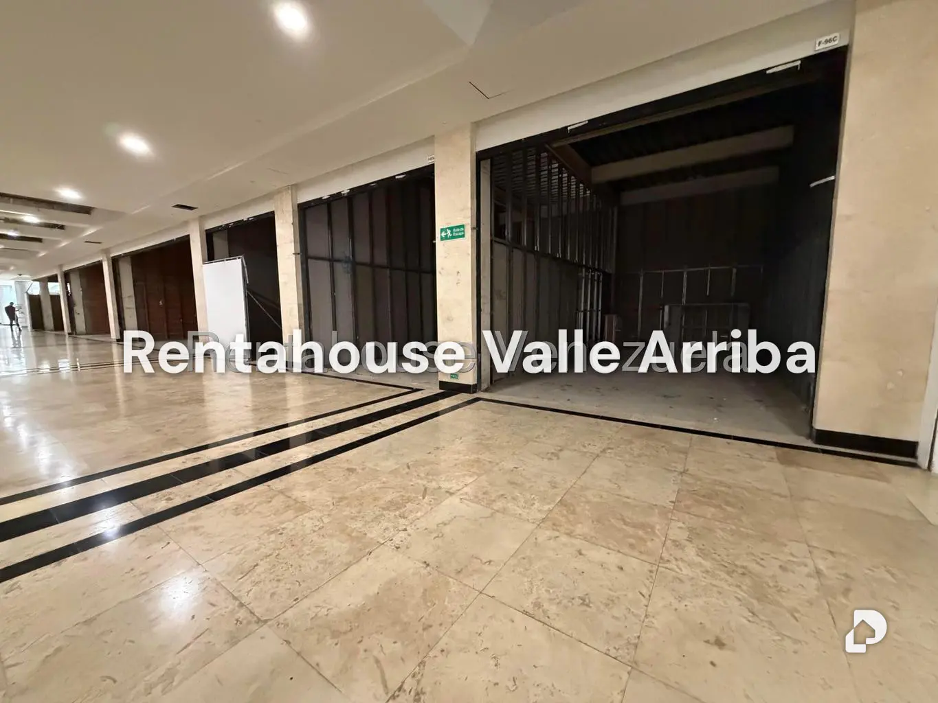 Local comercial en Cerro Verde, Caracas – 4