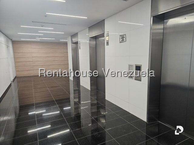 Oficina en Las Mercedes, Caracas – 13