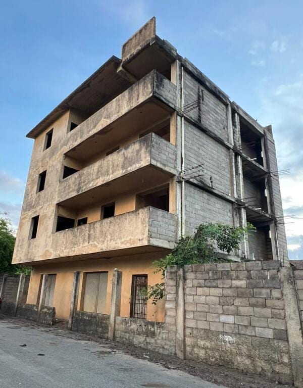 Edificio en Trujillo - 1