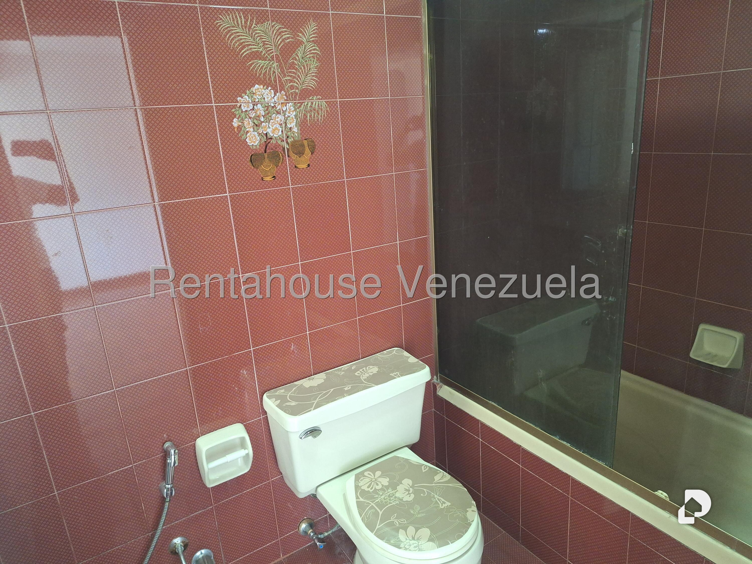 Apartamento en Los Palos Grandes, Caracas – 16
