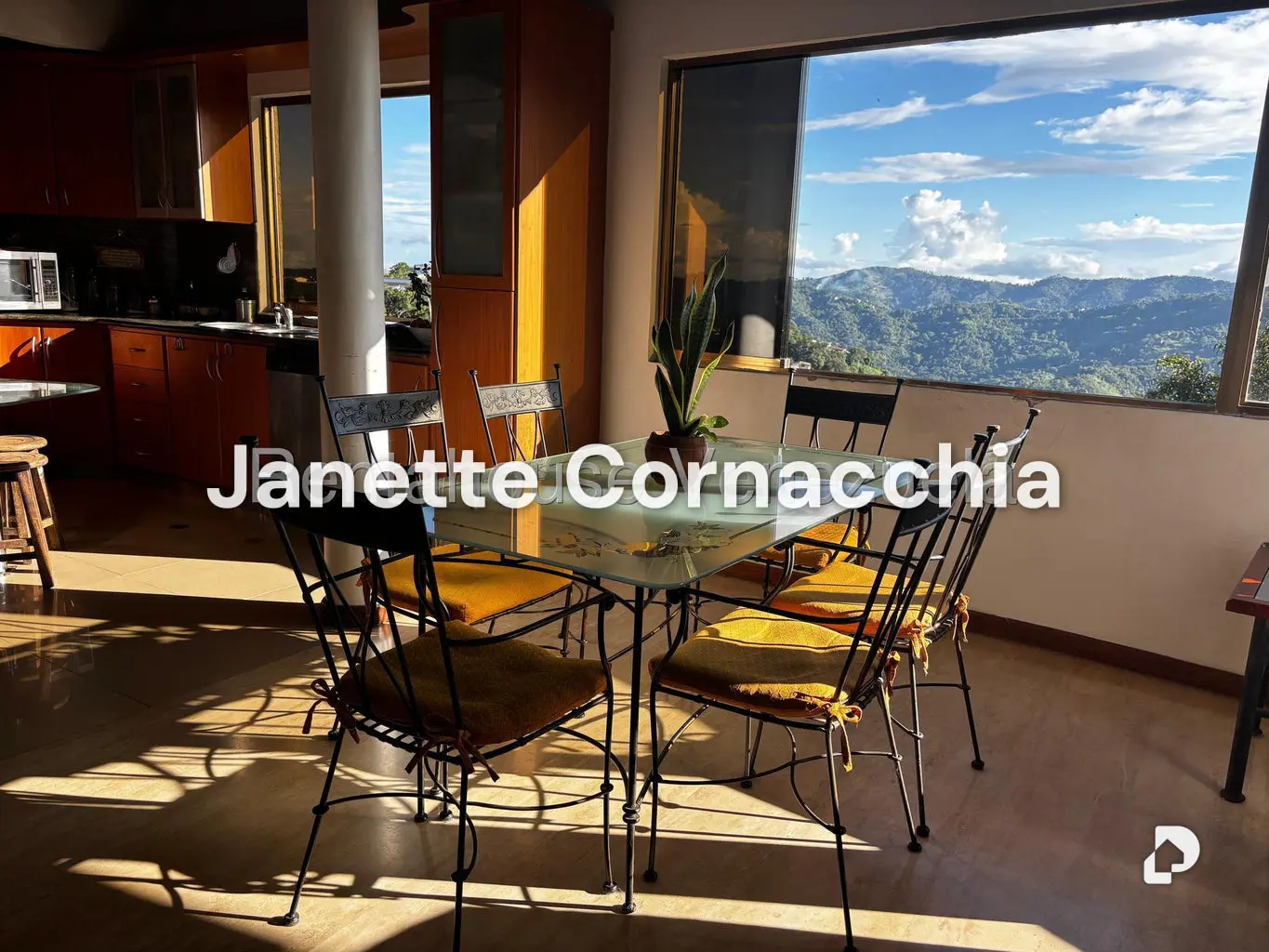 Casa en Lomas del Halcon, Caracas – 8