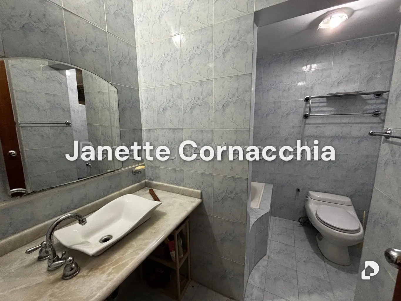 Casa en Lomas del Halcon, Caracas – 18