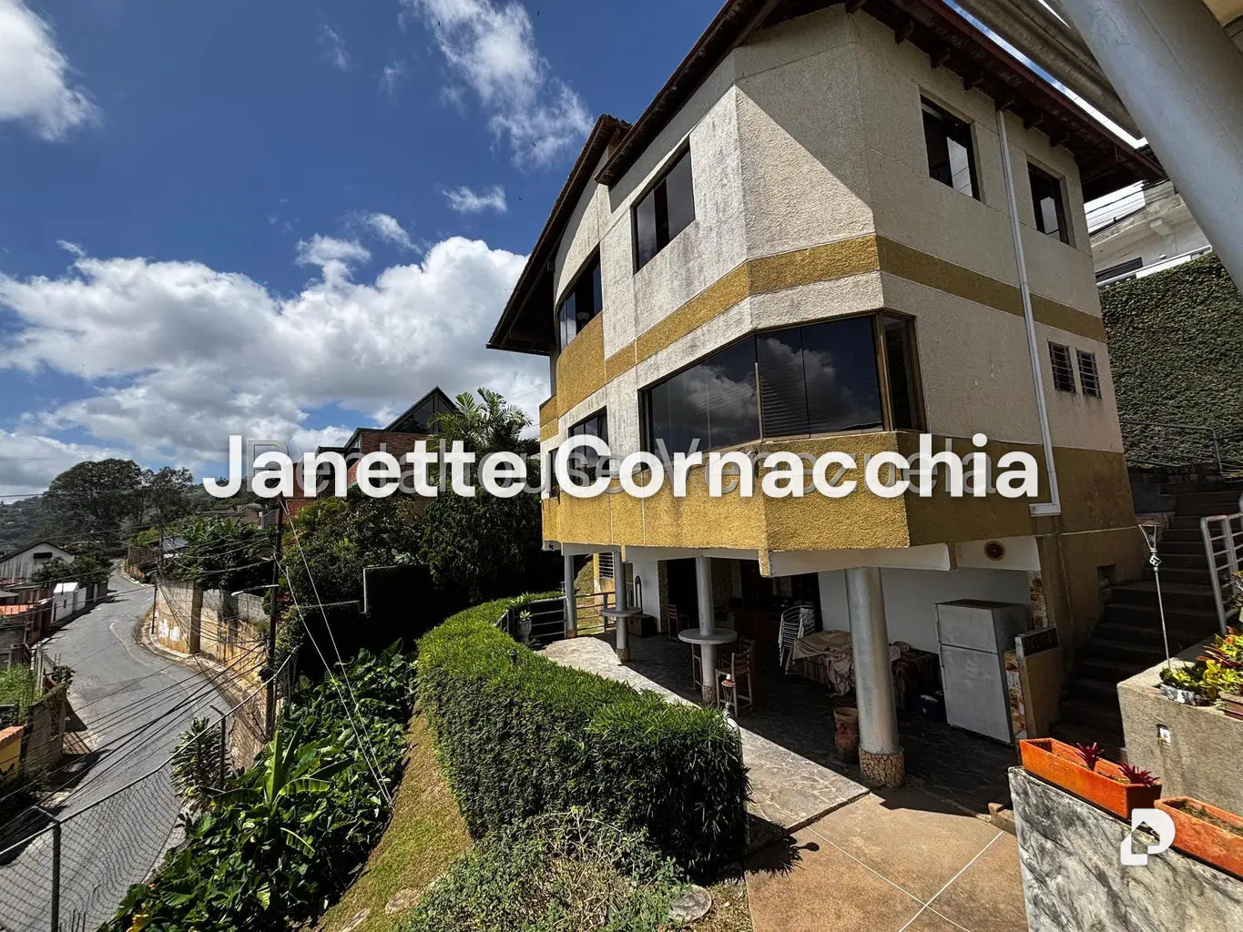 Casa en Lomas del Halcon, Caracas – 2