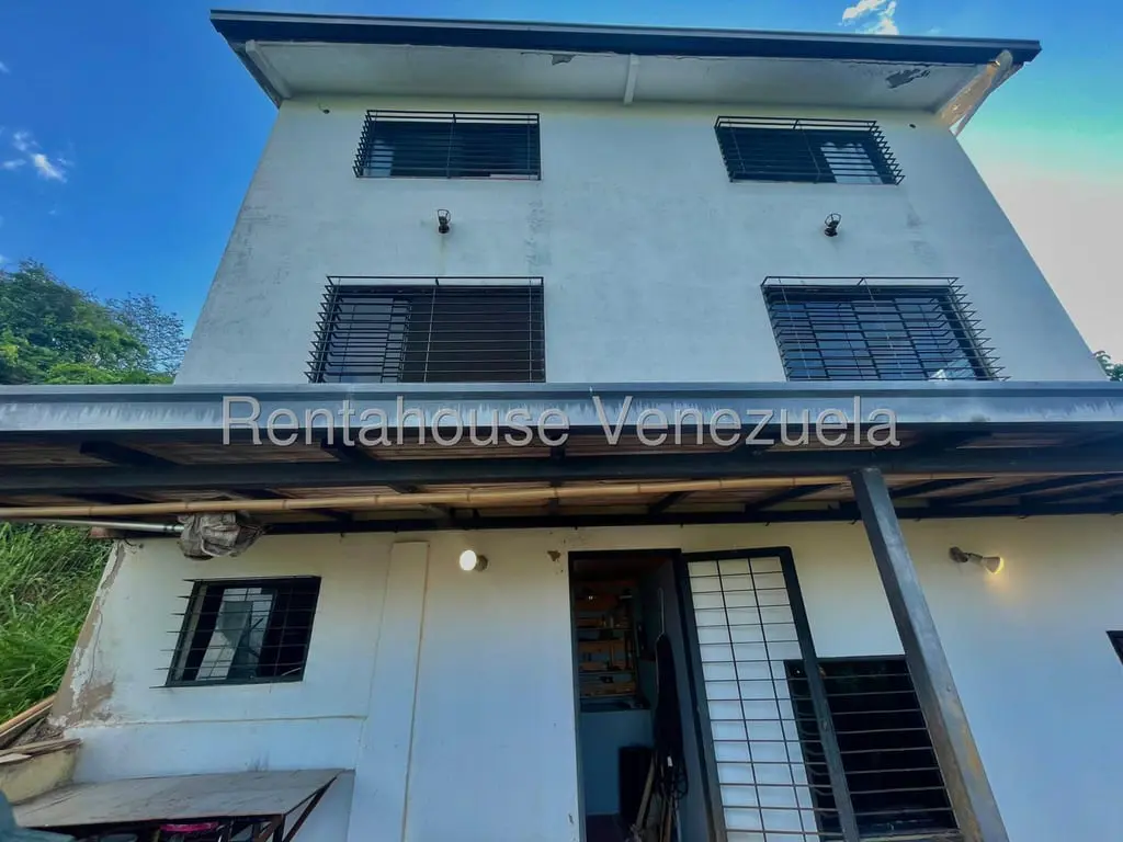 House in Colinas de Caicaguana, Caracas - 1