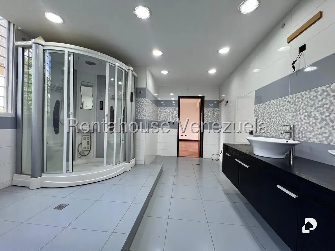 Casa en Macarauay, Caracas – 16