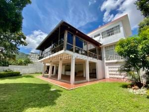 House in Prados del Este, Caracas - 1