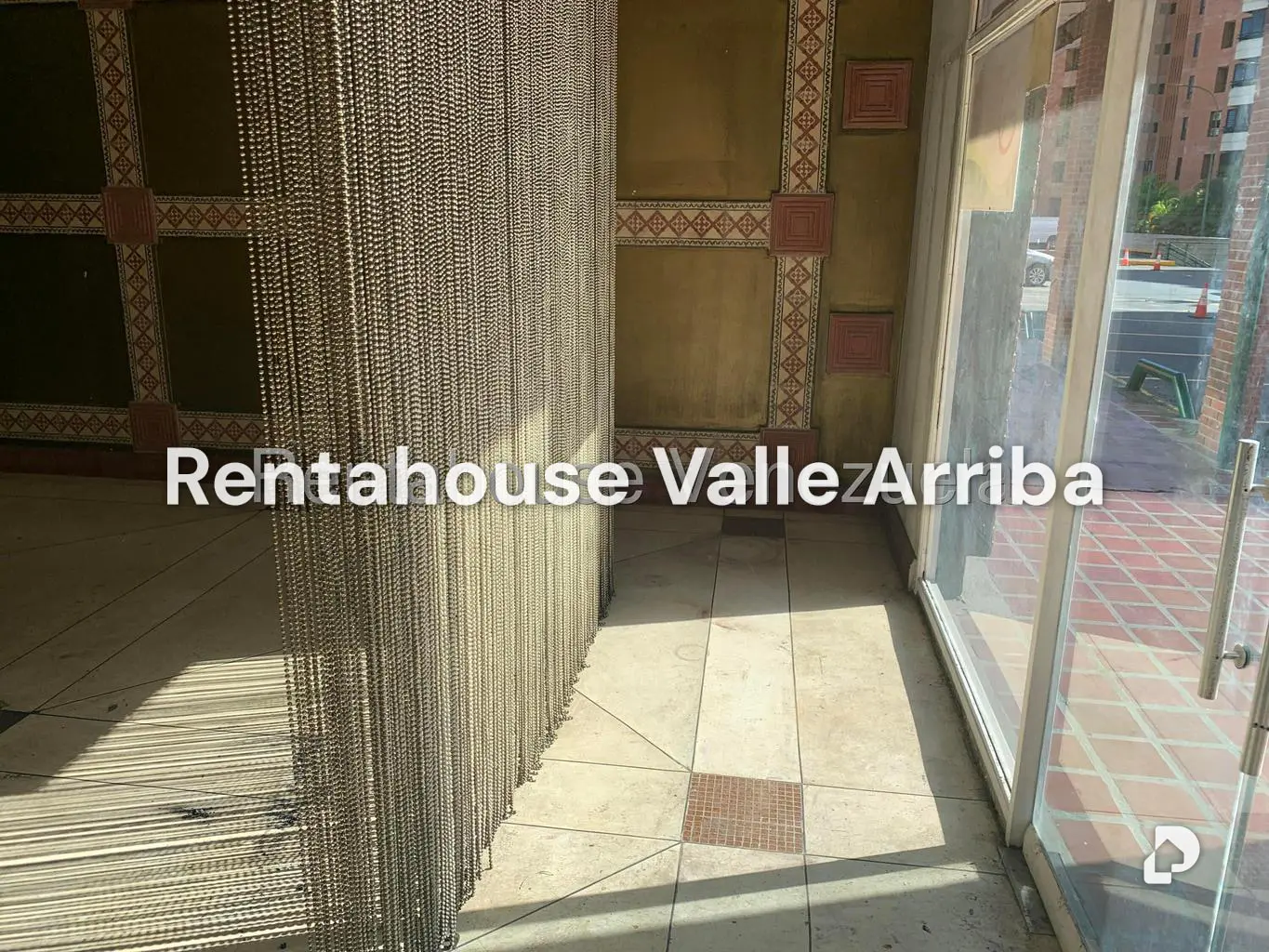Local comercial en La Castellana, Caracas – 16