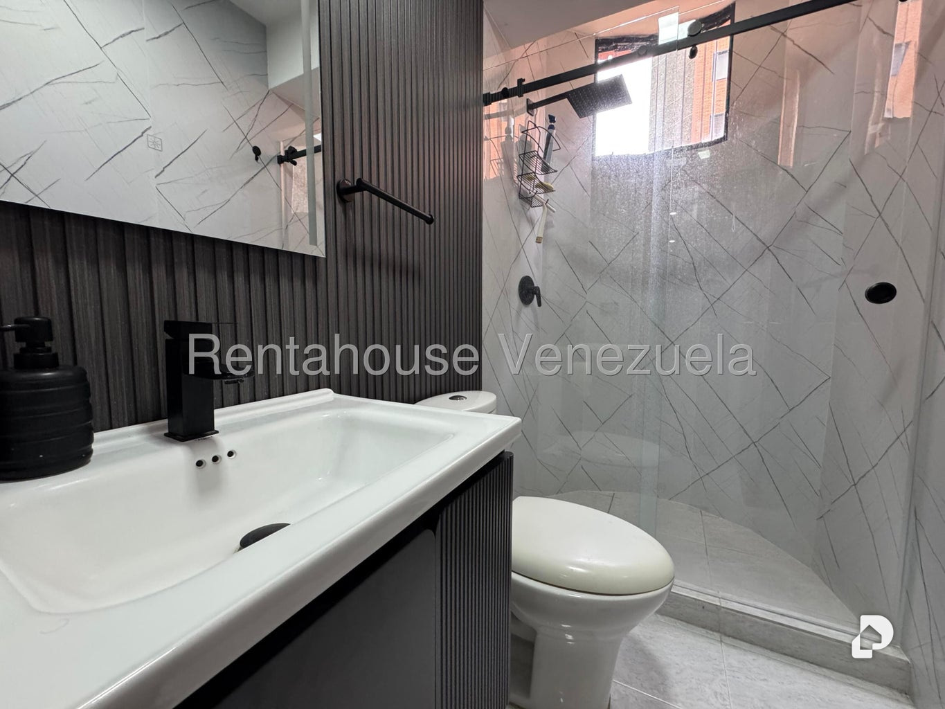 Apartamento en El Rosal, Caracas – 18