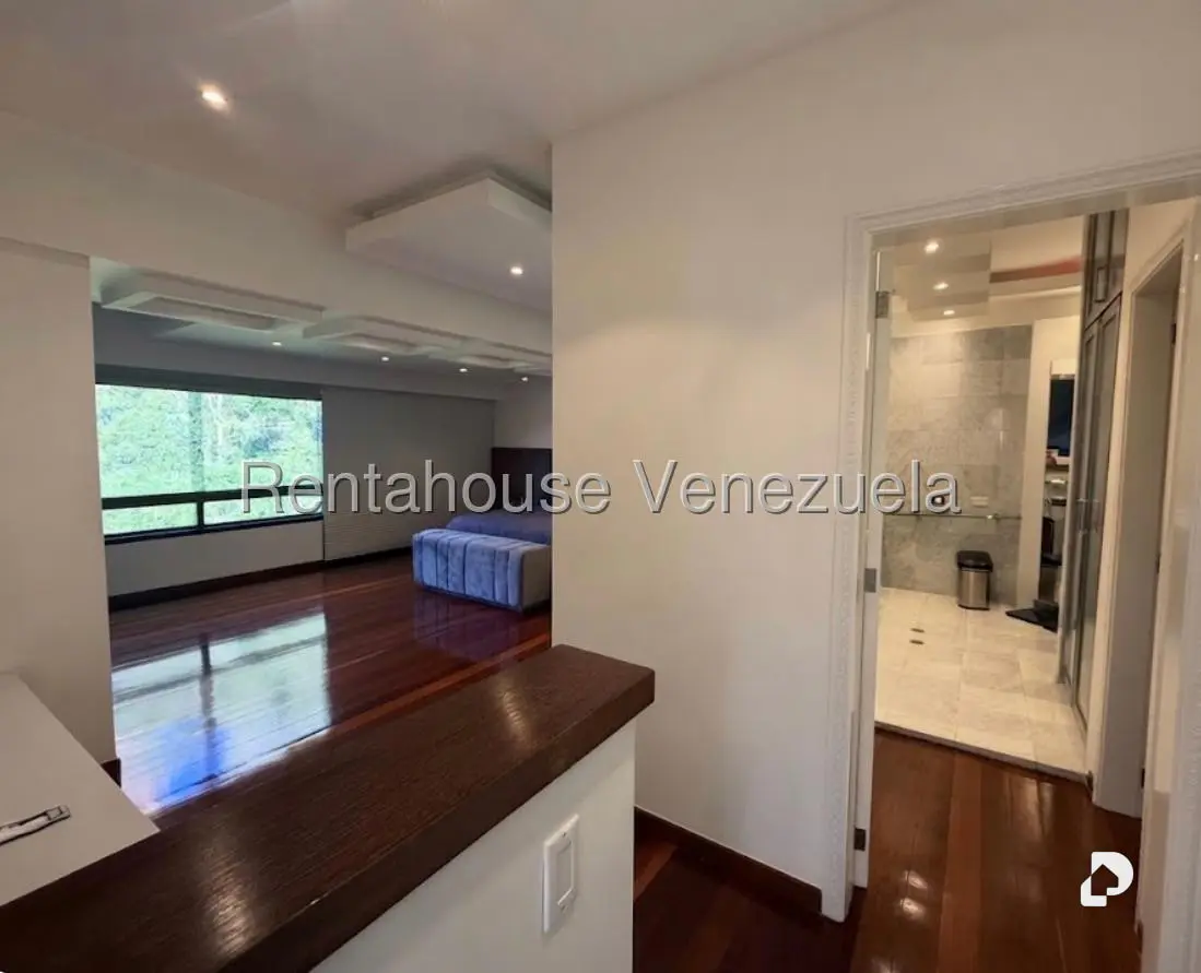 Apartamento en Lomas de La Lagunita, Caracas – 11