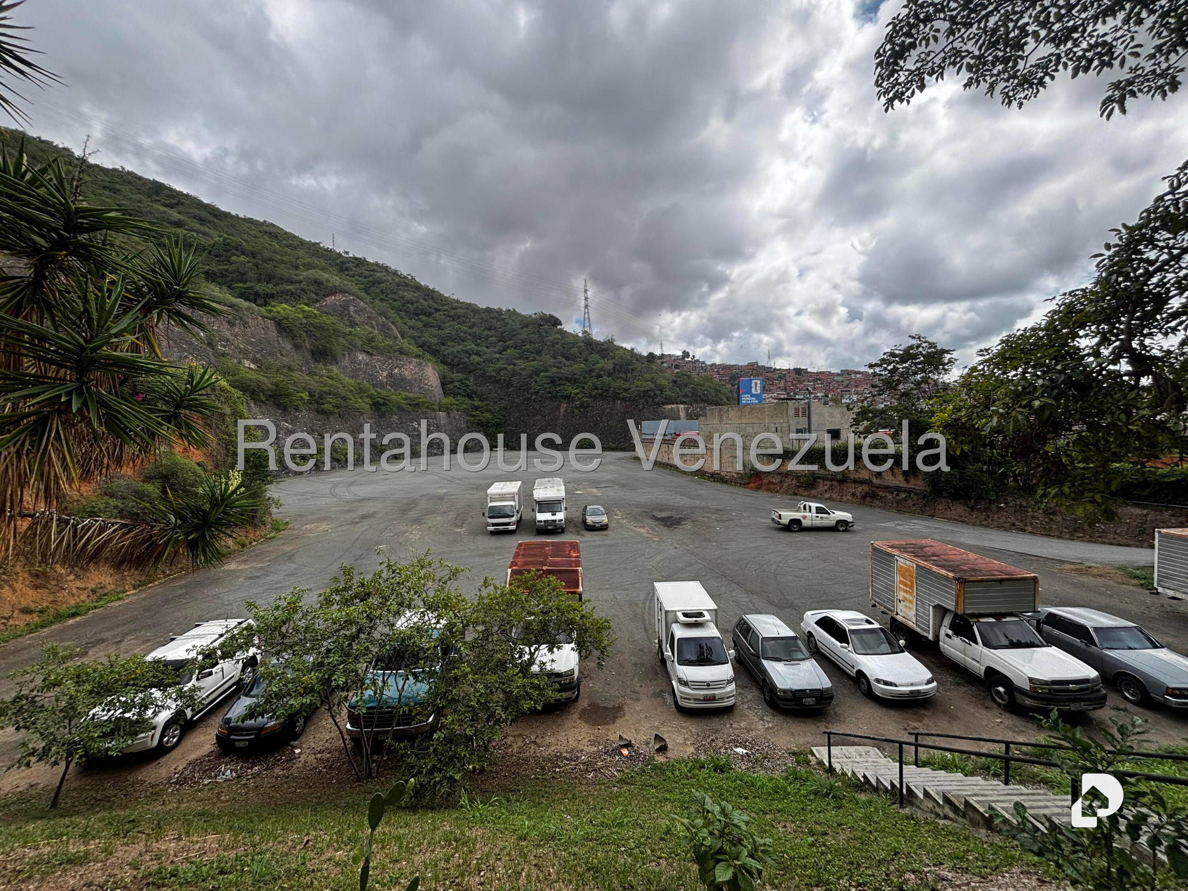 Galpón en El Valle, Caracas – 28