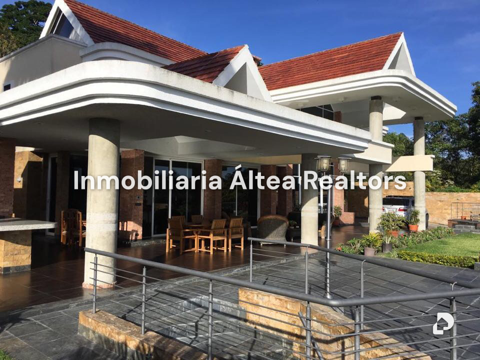 Casa en La Lagunita, Caracas – 1