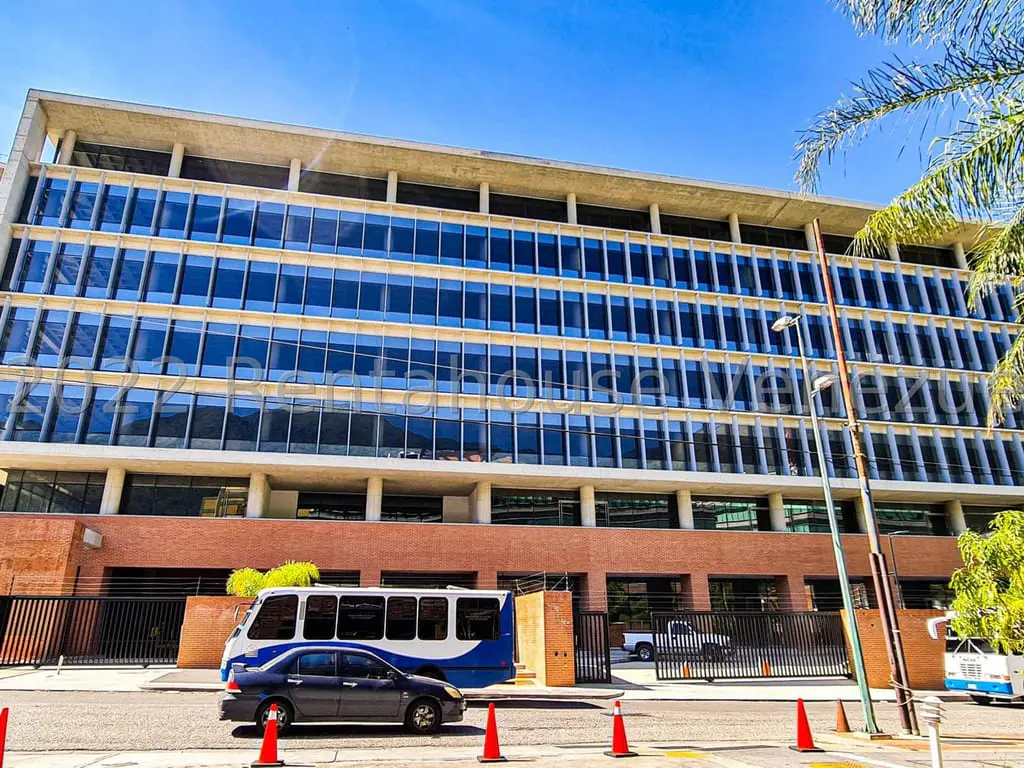 Office in Boleíta Norte, Caracas - 1