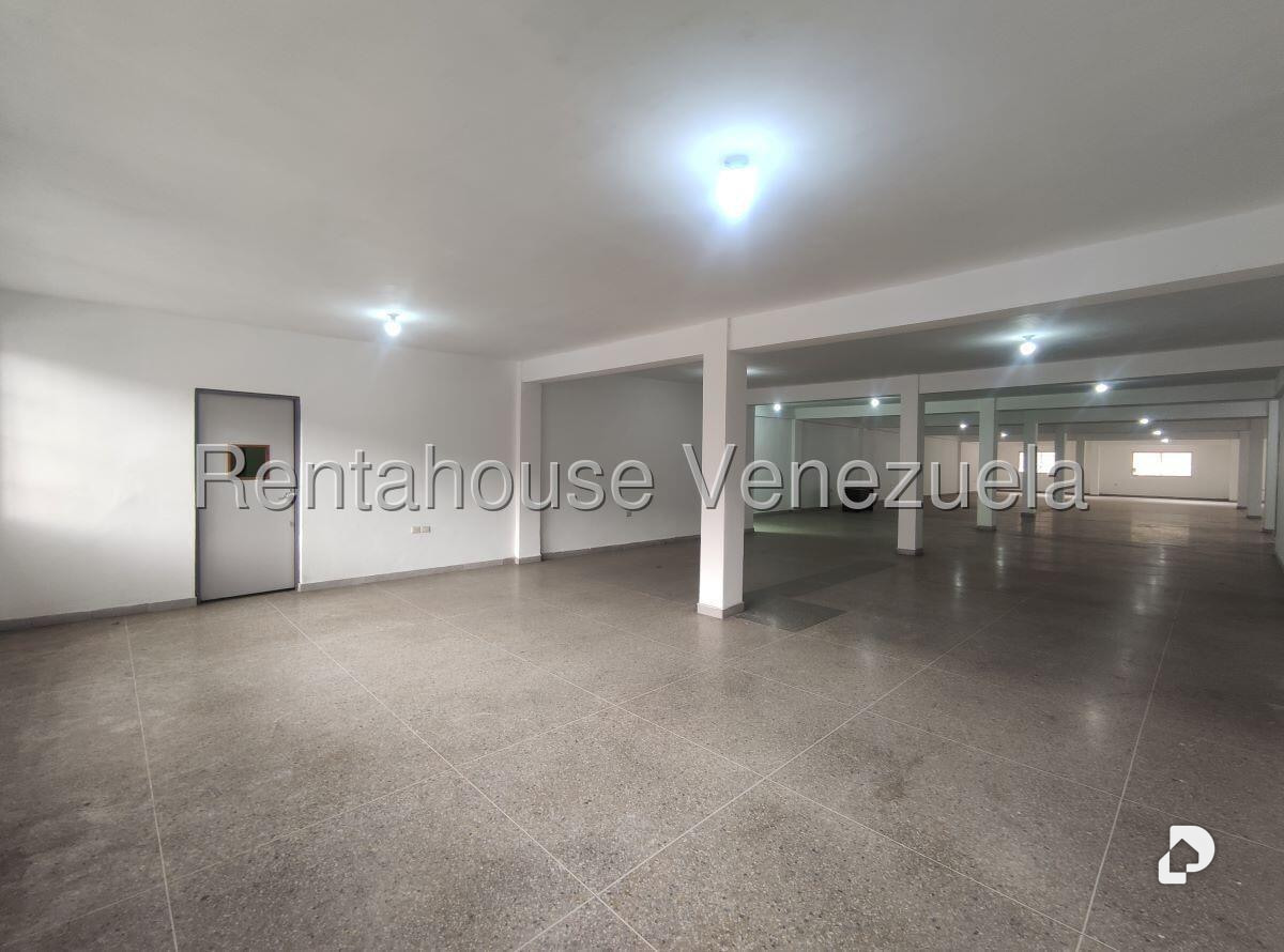 Local comercial en Antímano, Caracas – 12