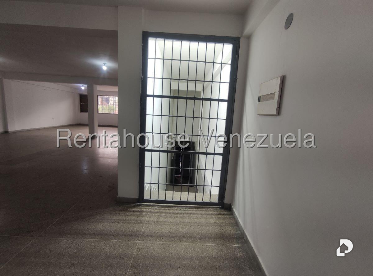 Local comercial en Antímano, Caracas – 16