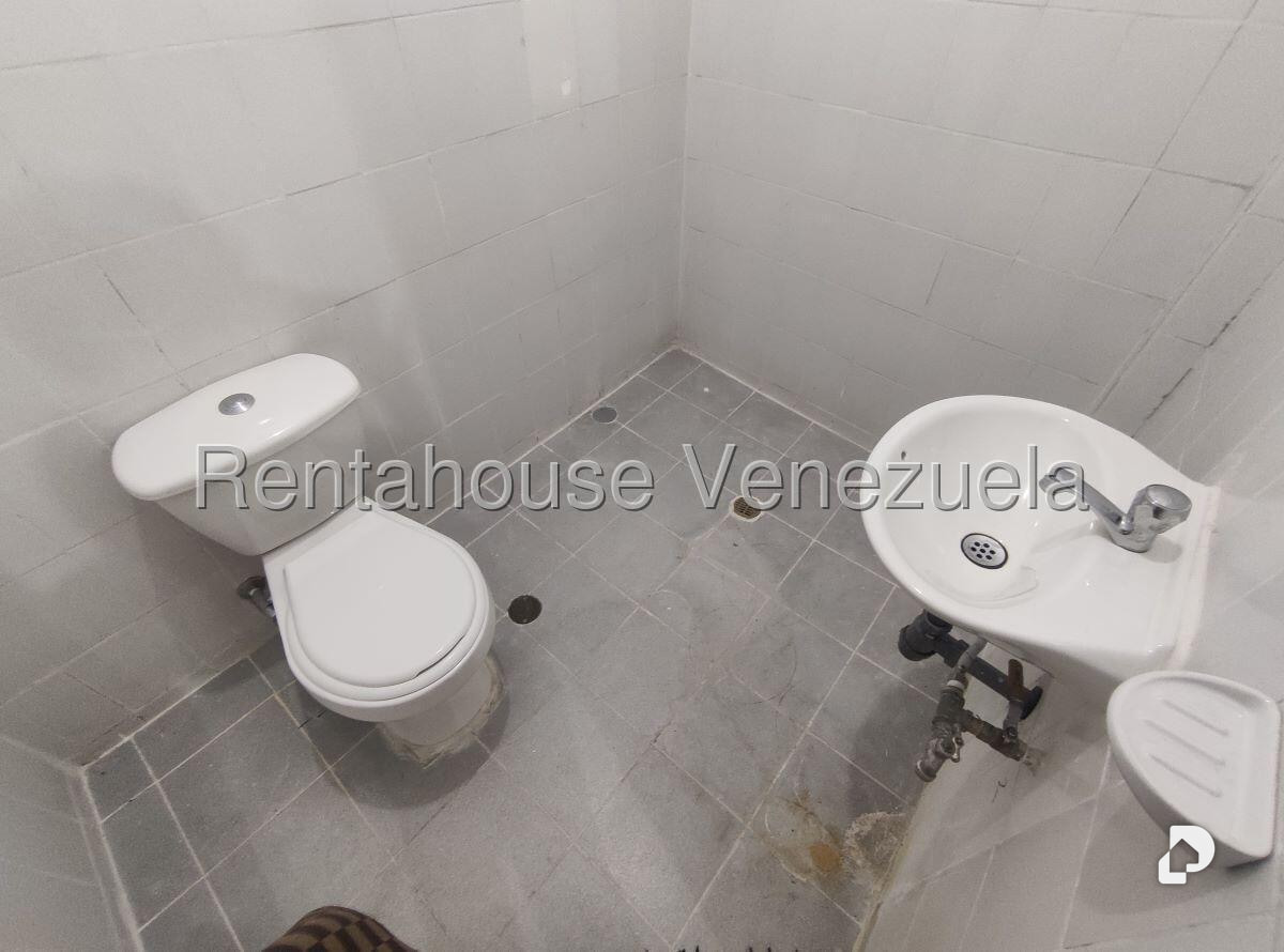 Local comercial en Antímano, Caracas – 14