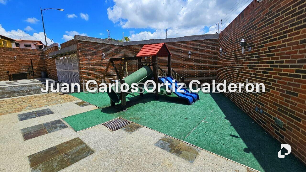 Casa en Cumbres de Curumo, Caracas – 10