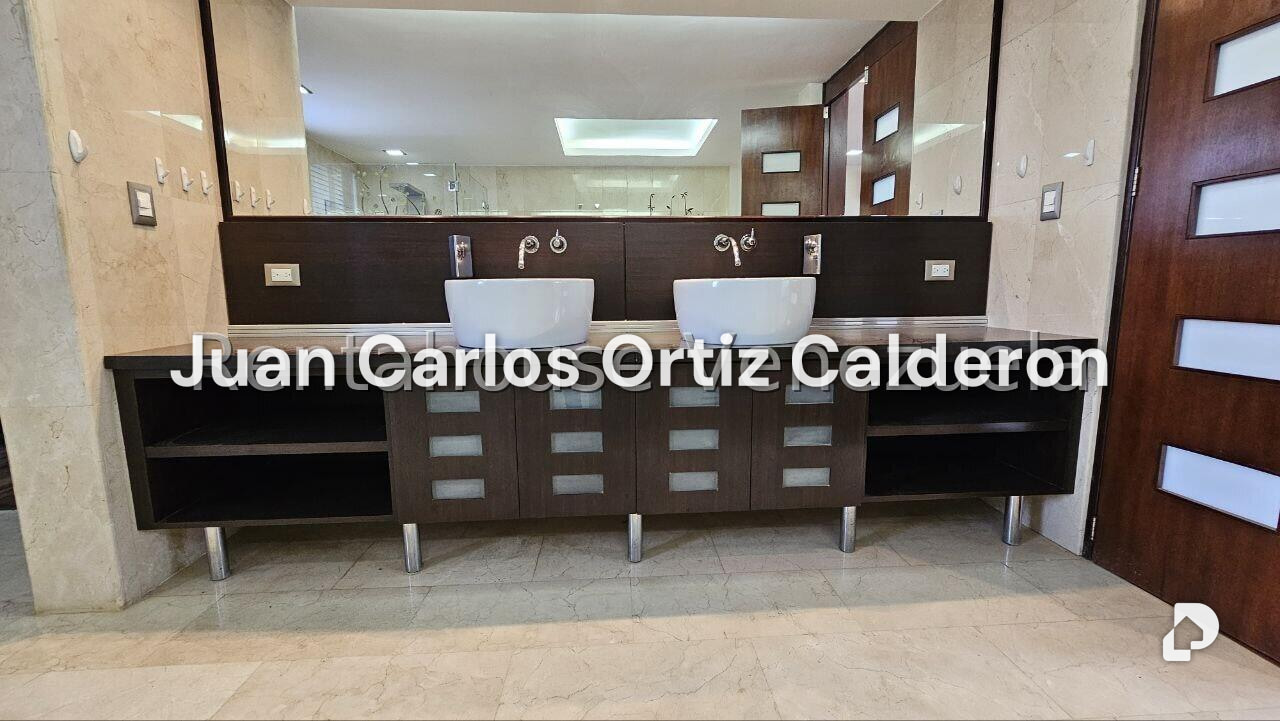 Casa en Cumbres de Curumo, Caracas – 14