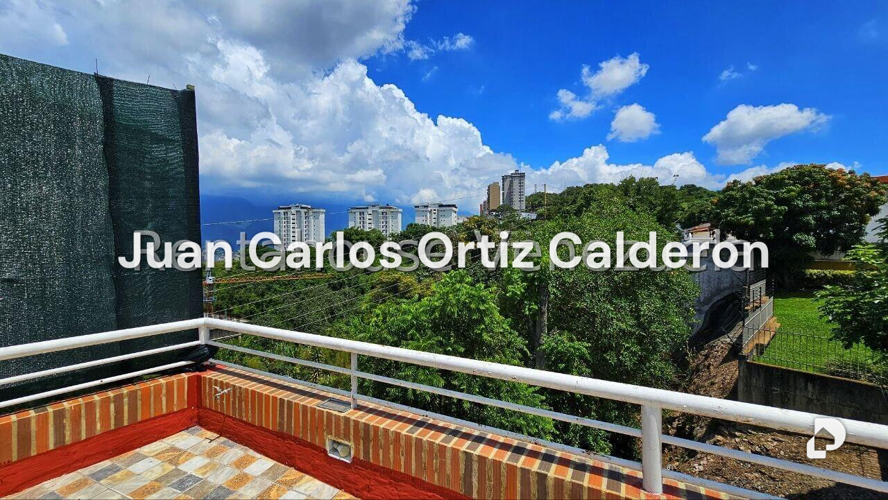 Casa en Cumbres de Curumo, Caracas – 29