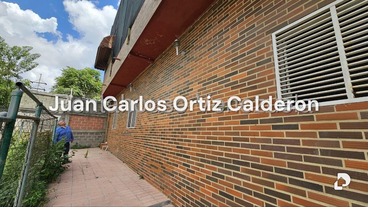 Casa en Cumbres de Curumo, Caracas – 17