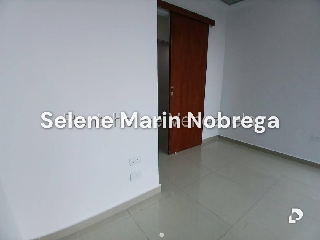 Oficina en Las Mercedes, Caracas – 11