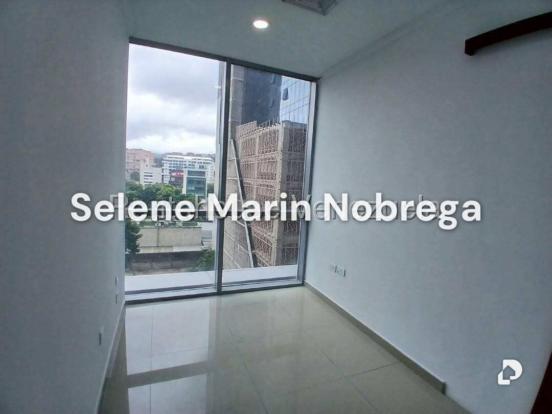 Oficina en Las Mercedes, Caracas – 13