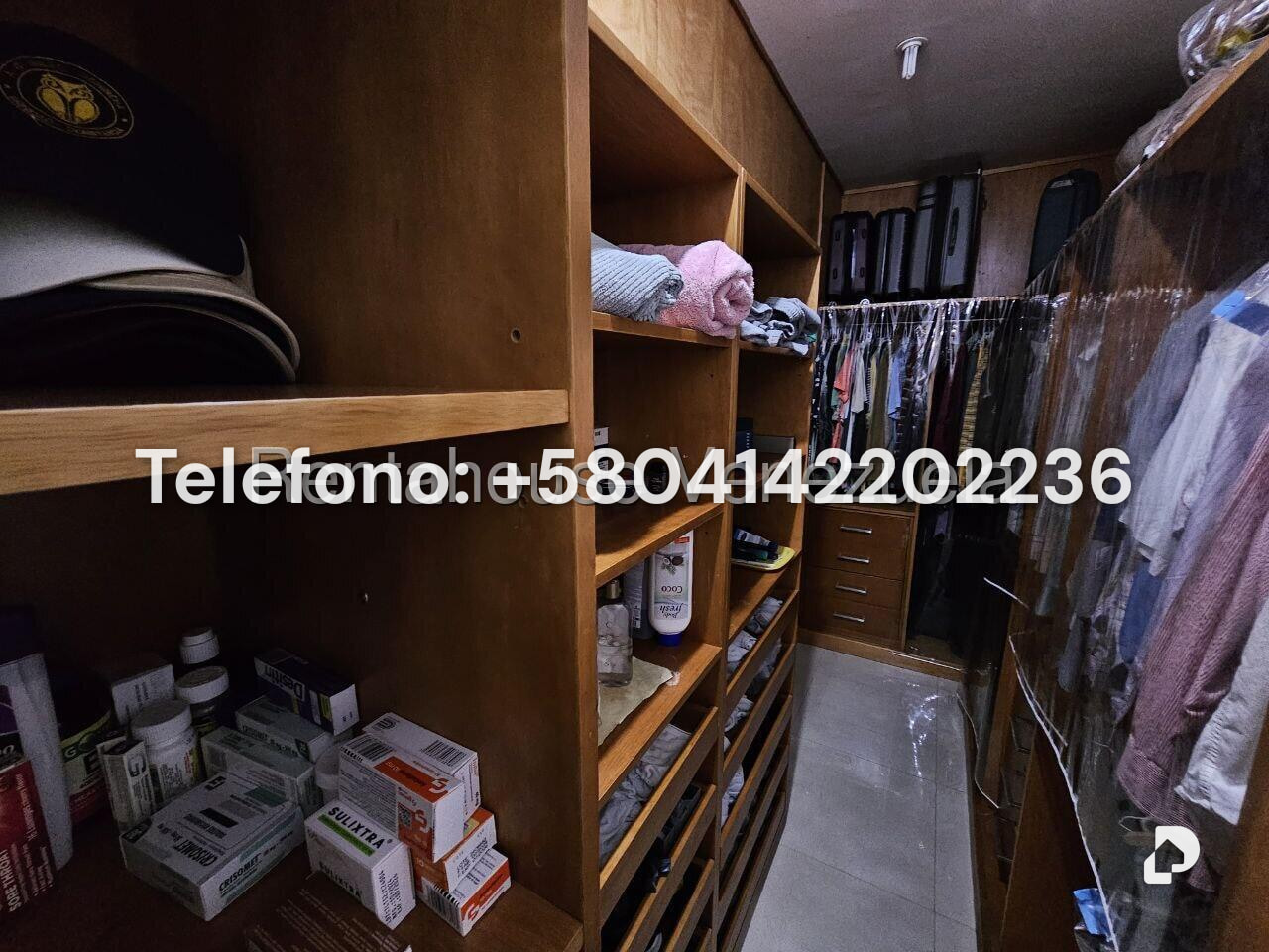Casa en Cumbres de Curumo, Caracas – 30