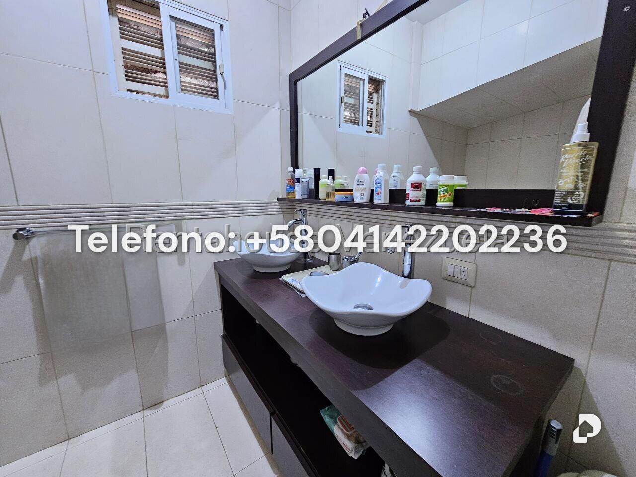 Casa en Cumbres de Curumo, Caracas – 32