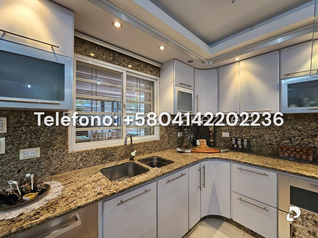 Casa en Cumbres de Curumo, Caracas – 25
