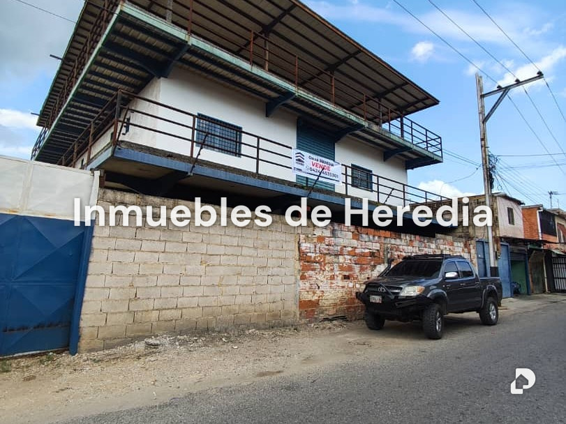 Edificio en Tinaquillo – 2