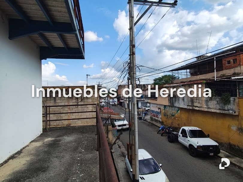 Edificio en Tinaquillo – 25