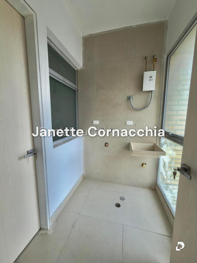 Apartamento en El Rosal, Caracas – 8