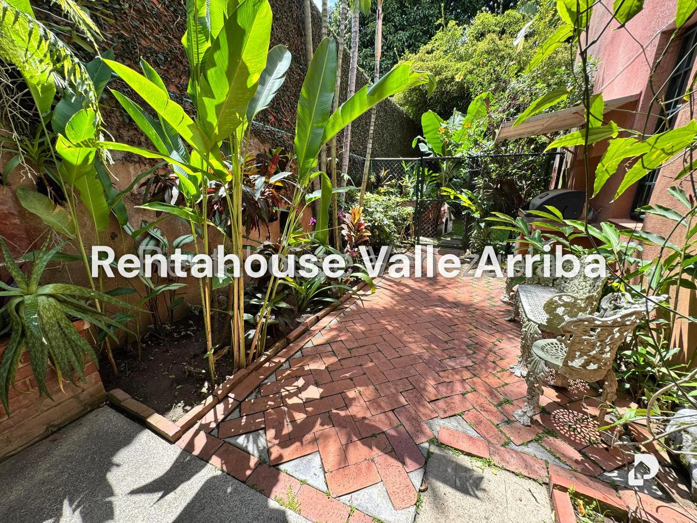 Casa en Los Palos Grandes, Caracas – 12