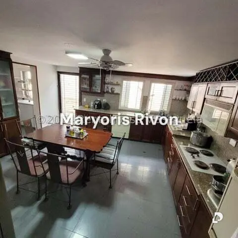 Casa en Cumbres de Curumo, Caracas – 11