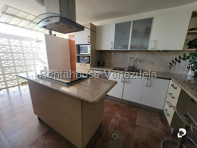 Apartamento en Los Palos Grandes, Caracas – 4