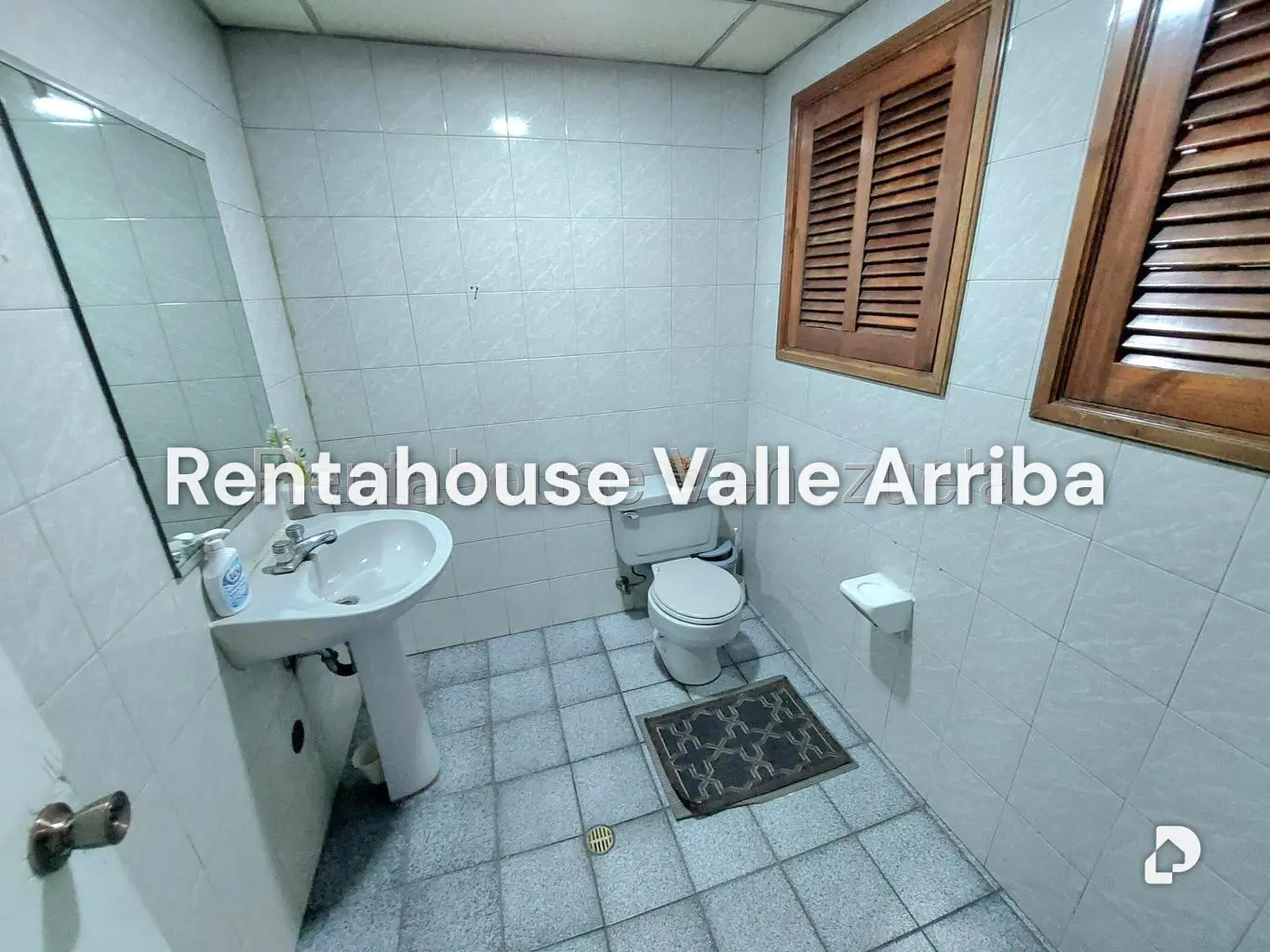 Local comercial en Bello Monte, Caracas – 16