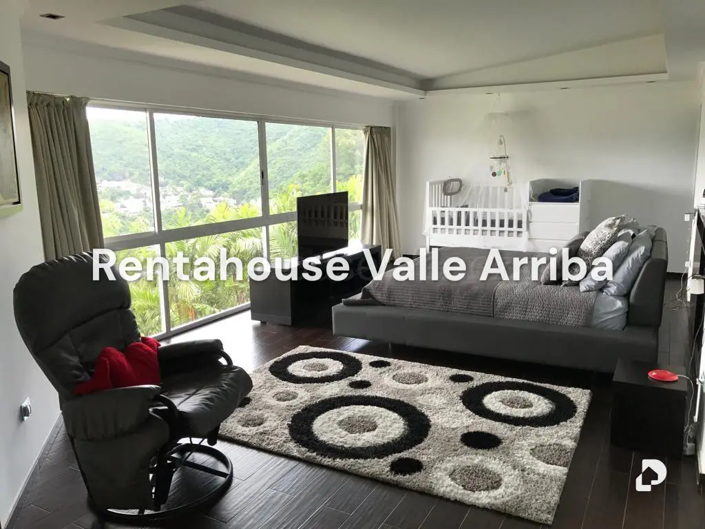 Casa en Cumbres de Curumo, Caracas – 17