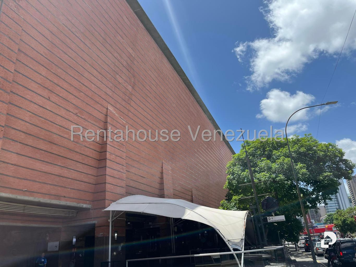 Local comercial en La Castellana, Caracas – 1